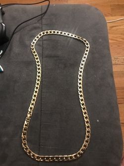 GOLD CUBAN CHAIN BLING