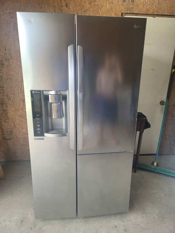 LG REFRIGERATOR