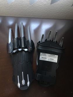 Black panther slash claw