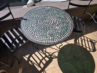 Patio table n chairs