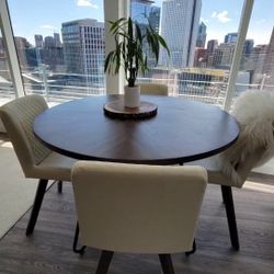 Moderning Dining Set - Table + 4 Cream Chairs