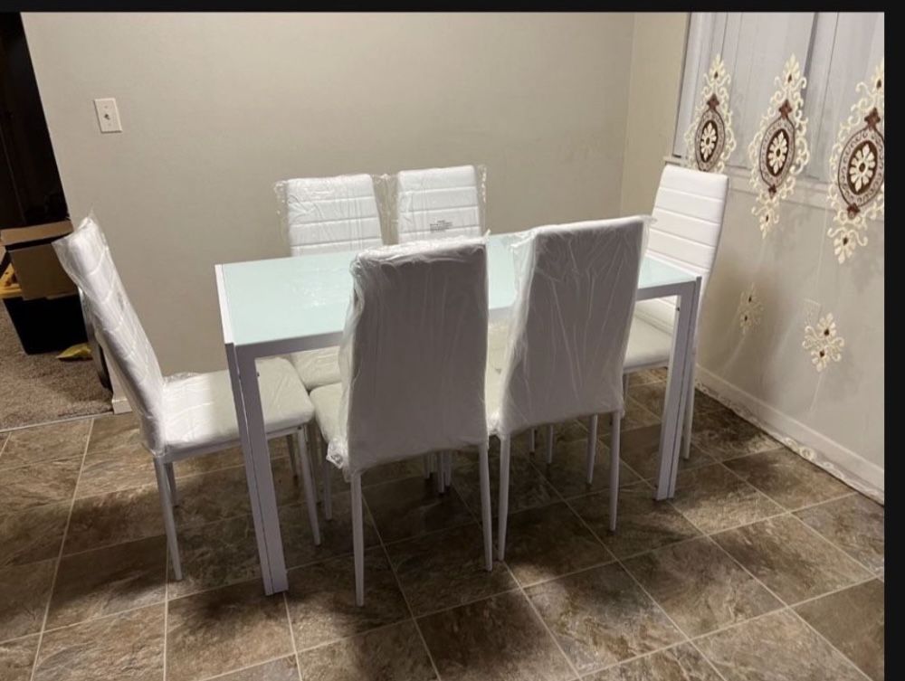 Table With 6 Chairs 