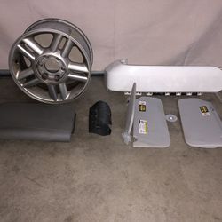 Lot Of 2004 Ford Expedition Parts, Pasengers Side Rear Quarter Pannel, Rim, Fuel Filter Cover, Center Console, Visors Full Set