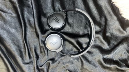 Jbl headphones