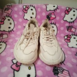 White Women Ugg Sneakers Size 7.5
