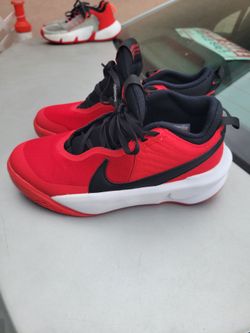 NIKE KIDS SIZE 4.5