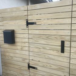 Horizontal Fence Swinging Gate