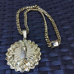 14k gold plated Cuban link chain and pendant