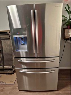 Samsung Family Hub French Door Refrigerator - Stainless Steel