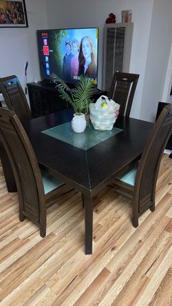 Table With 4 Chairs