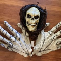 Halloween Lighted Grave Yard  Skeleton Never Used  