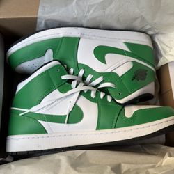 Jordan 1 Mid Lucky Green And White 