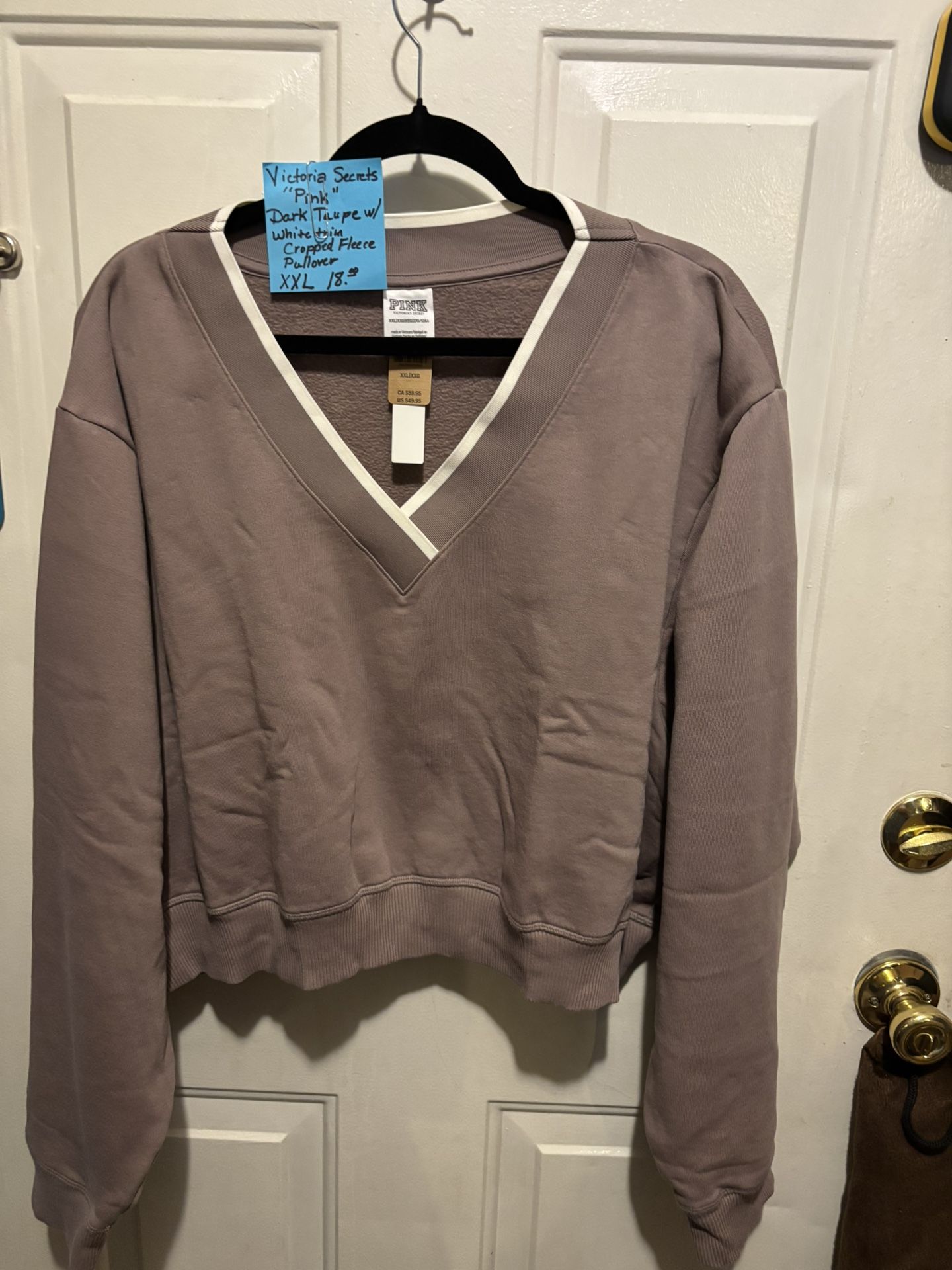 NWT Victoria’s Secret ‘Pink’ Cropped Fleece Pullover Sweatshirt Taupe/Cream Sz.2X $16