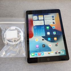 Apple IPad 6 - Like New