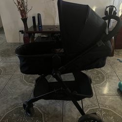 Evenflo Pivot Stroller and Carseat