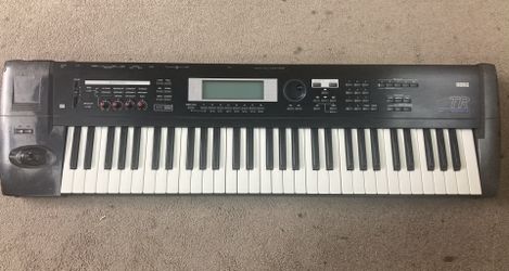 Korg TR61 Keyboard Synthesizer