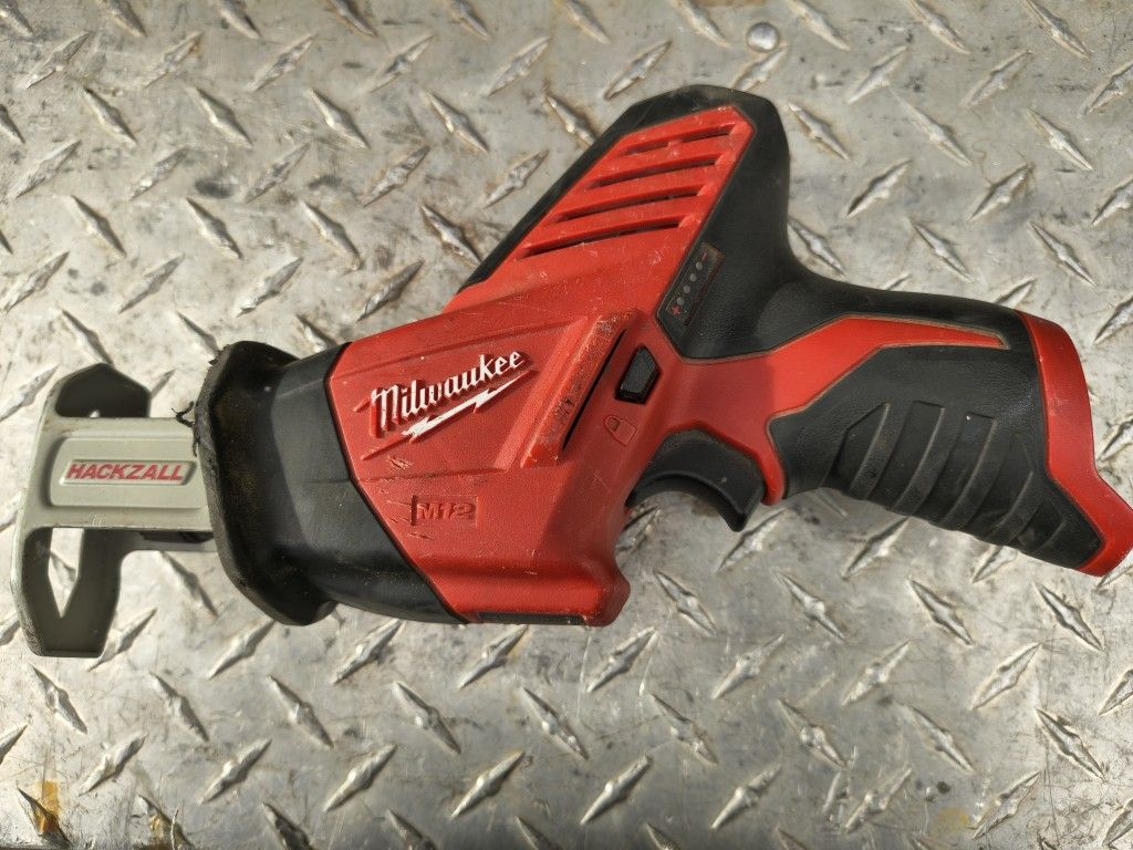 M12 Hackzall