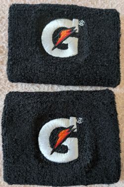 NEW Gatorade Black Sweatbands – Set of 2