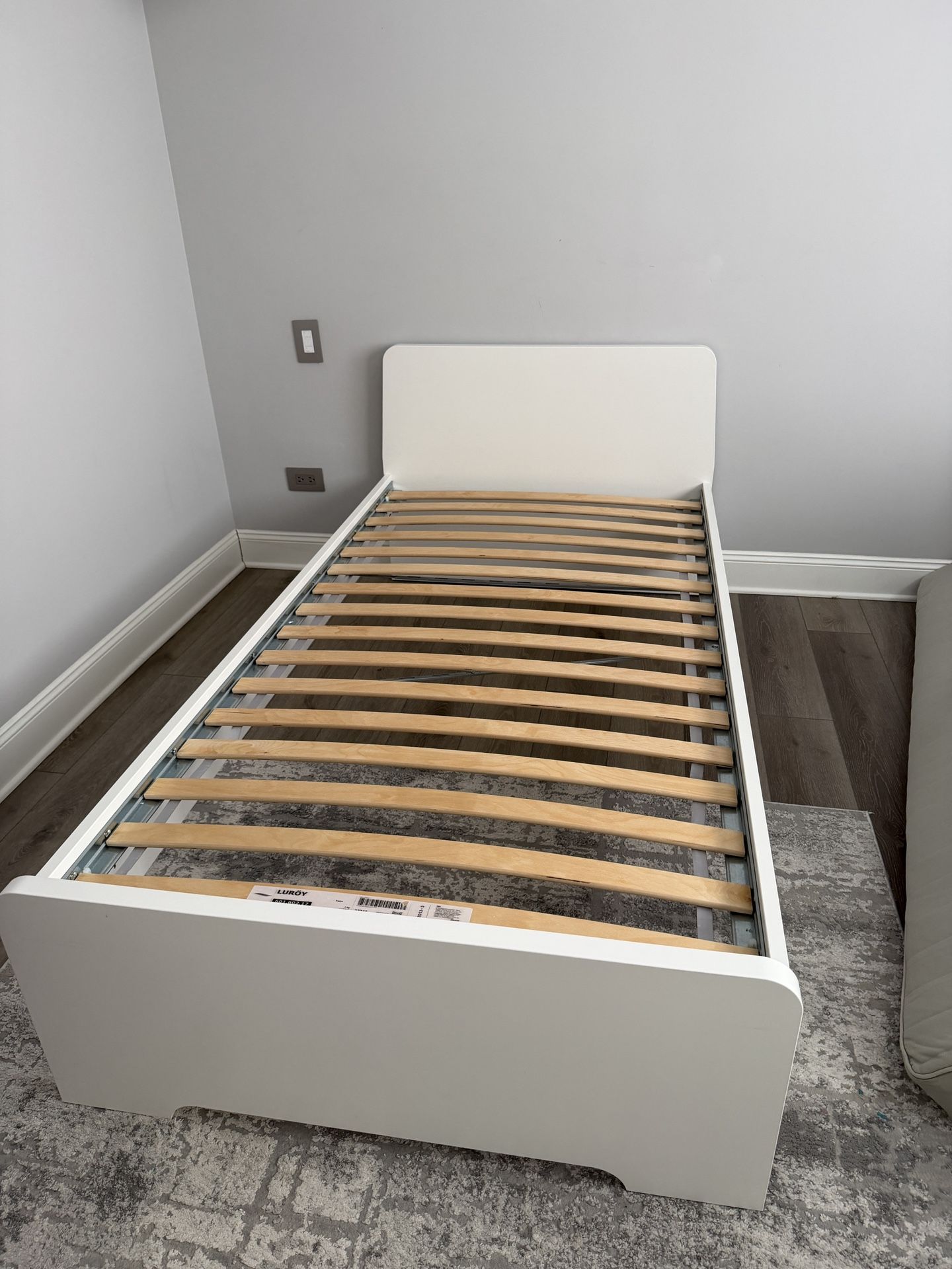 Bed frame + Mattress