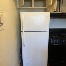 Used Fridge Good Conditions Need It Gone 