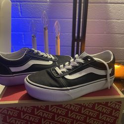 Vans - Size 4