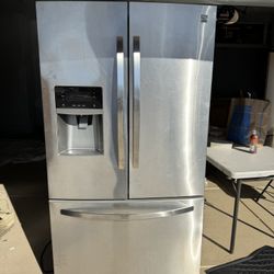 Refrigerator 