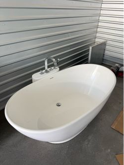 MTI 72” Freestanding Soaker Tub with GRAFF Floor-Mounted Faucet & Hand Shower – Luxury Bathroom Set – $1,500