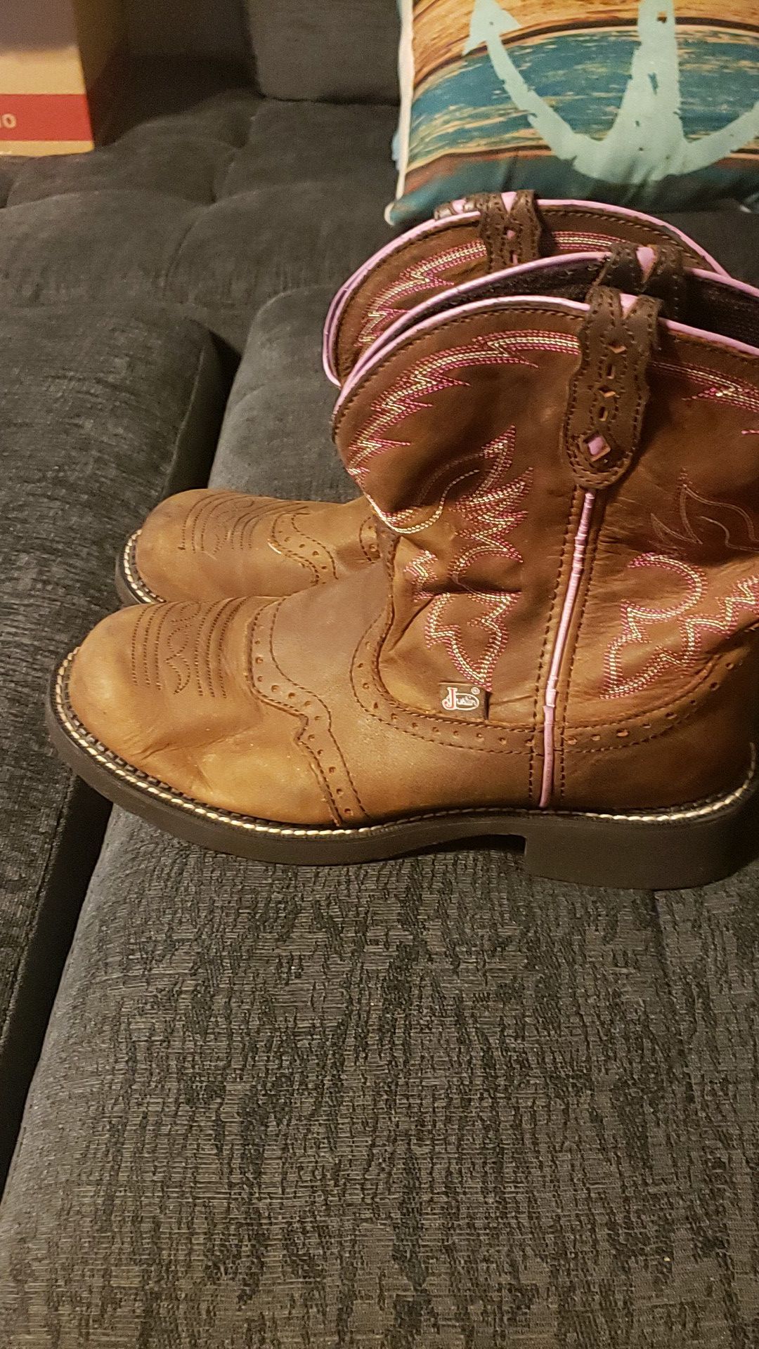 Nice Justin cowboy boots size 10/12 wide ❤❤❤