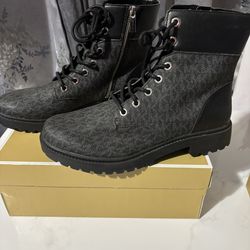 Michael Kors (Ladies) Boots Size 10