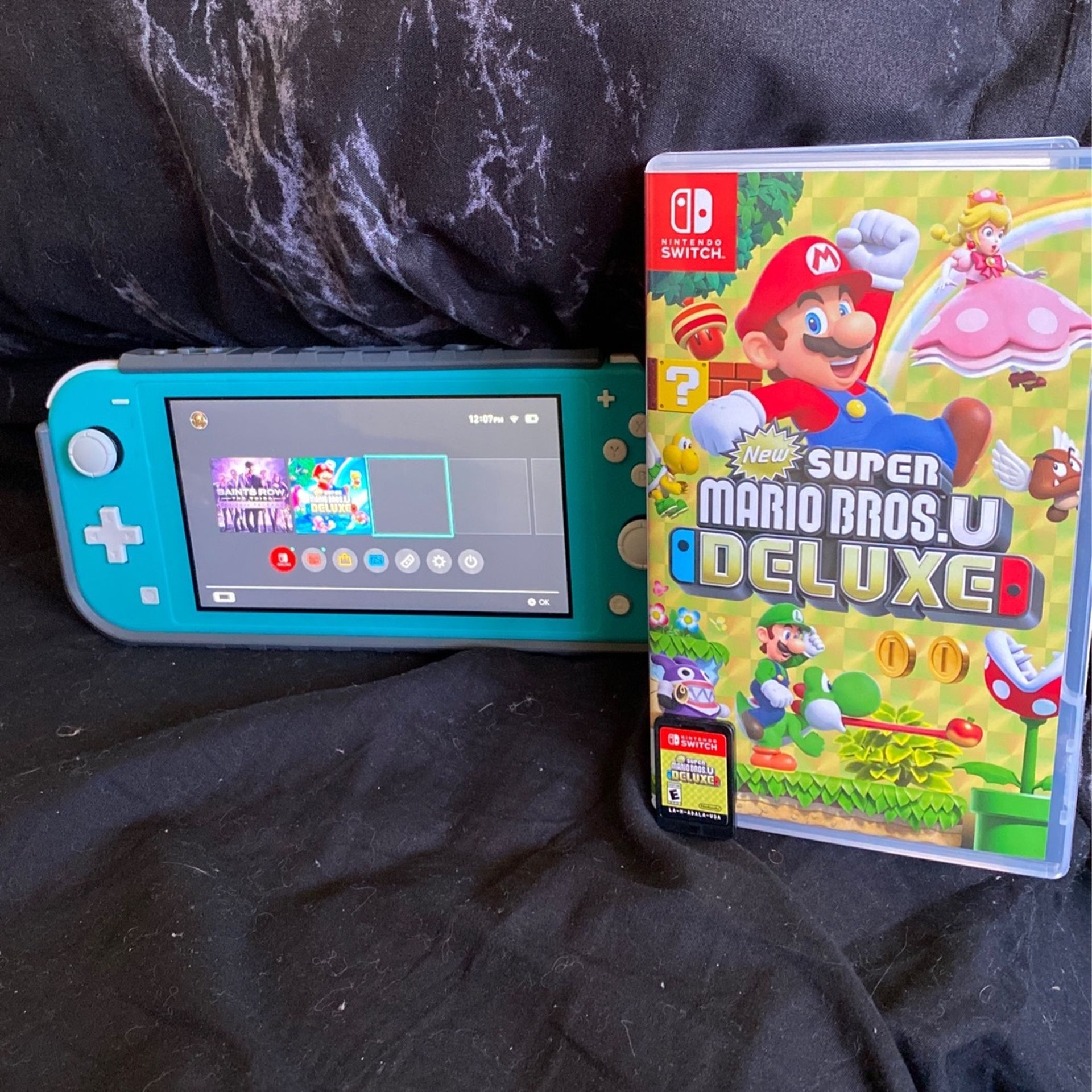 10/10 Condition Blue Nintendo Switch Lite!