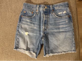 Levi’s women’s shorts 501