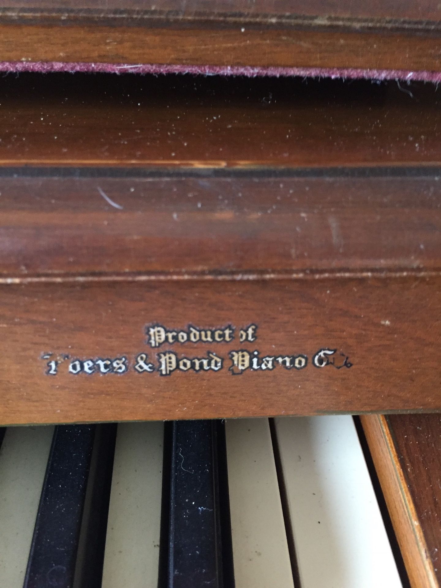 Piano upright With Bench