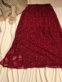 Beautiful two layer skirt, banded waist, Size S-M $40