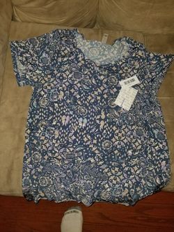 Bnwt large Lularoe classic t
