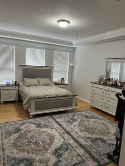 Queen bedroom set