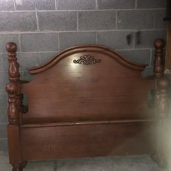 BEDROOM SET: BED, DRESSER, NIGHTSTAND