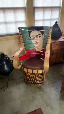 Frida Kahlo chair