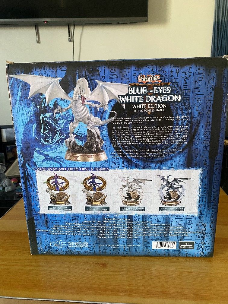 Blue Eyes White Dragon 14in Statue