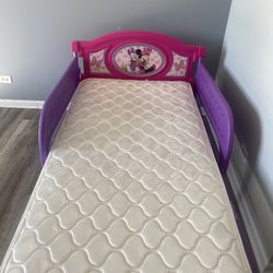 Girls Minnie Bed set w/mattress 