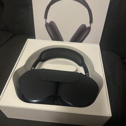 AirPod Maxs Black Color 