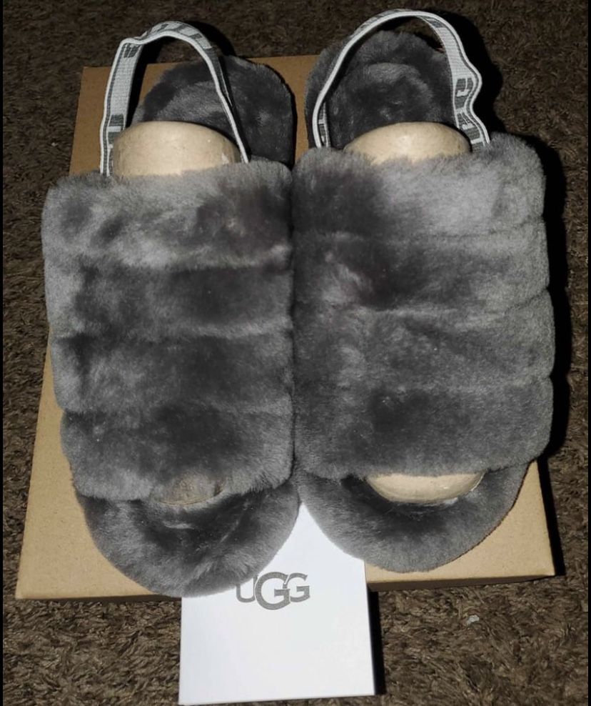 UGG Slippers size 4-12 women