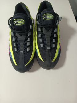 Nike Air Max 95 Sneakers size 6y