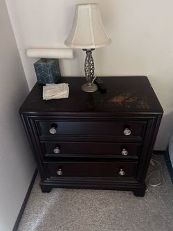 Dark Wood 3-Drawer Nightstand