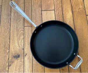 Like New ALL-CLAD Nonstick 12 Inch 30 cm Skillet Fry Pan W/Helper Handle