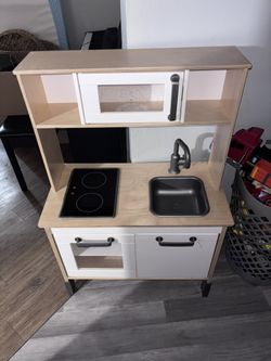 Toy Kitchen 