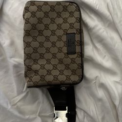 Gucci Belt Bag GG Supreme Small Beige/Black