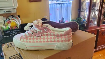 New Never Worn  Pink & White  Sneakers WSz 8.5