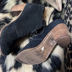 Tom’s Blue Suede Booties Size 7 1/2