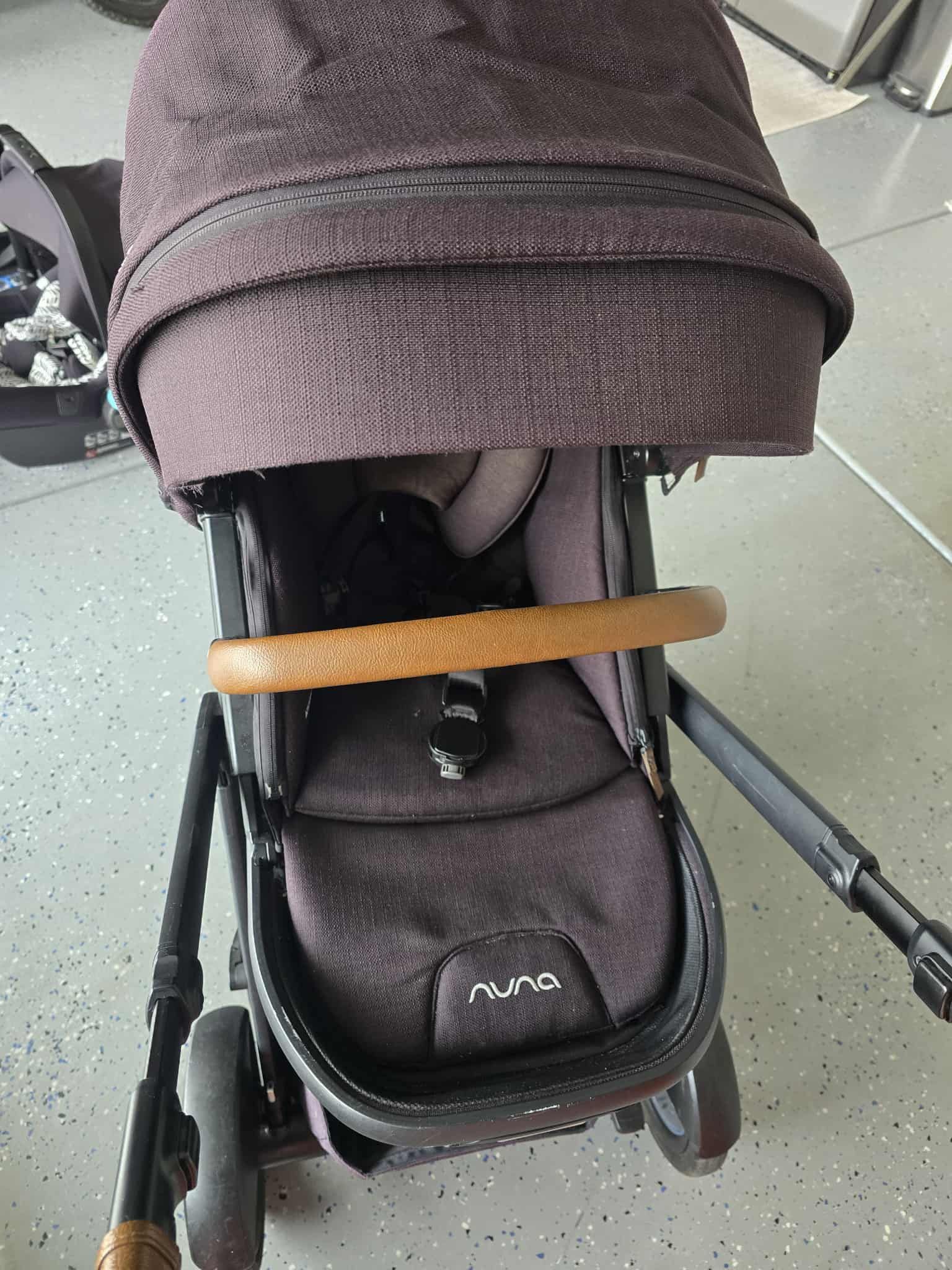 Nuna Demi Grow Black Stroller