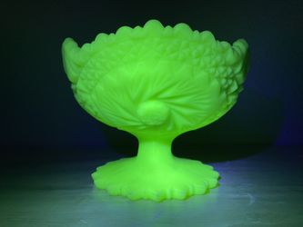 Vintage Uranium Fenton Pinwheel Lime Green Sherbet Custard Satin Glass Candy Dish Compote 